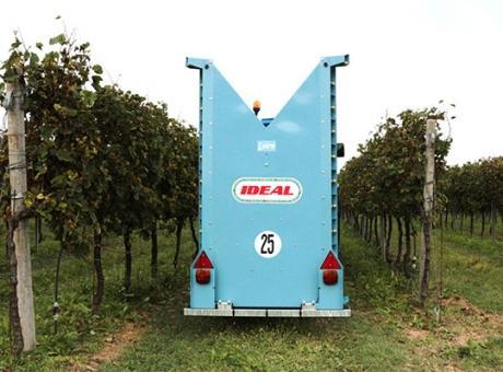 Причіпний обприскувач Ideal Loire