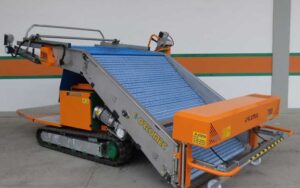 Самохідний електричний гусеничний комбайн для збору салатів Ortomec Foglia