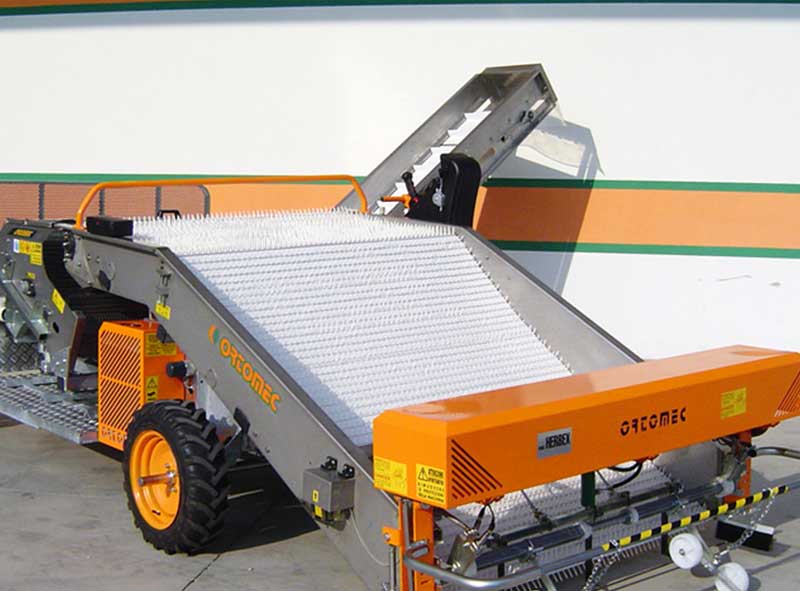 Самохідний комбайн для збору салатів Ortomec Herbex 8000