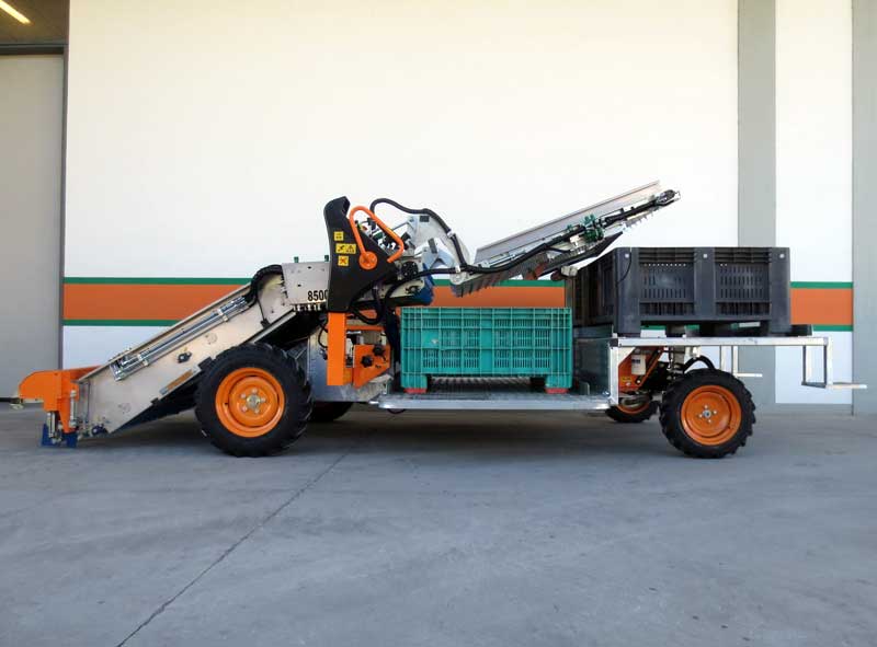 Самохідний комбайн для збору салатів Ortomec Herbex 8000