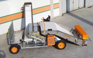 Самохідний комбайн для збору салатів Ortomec Herbex 8000