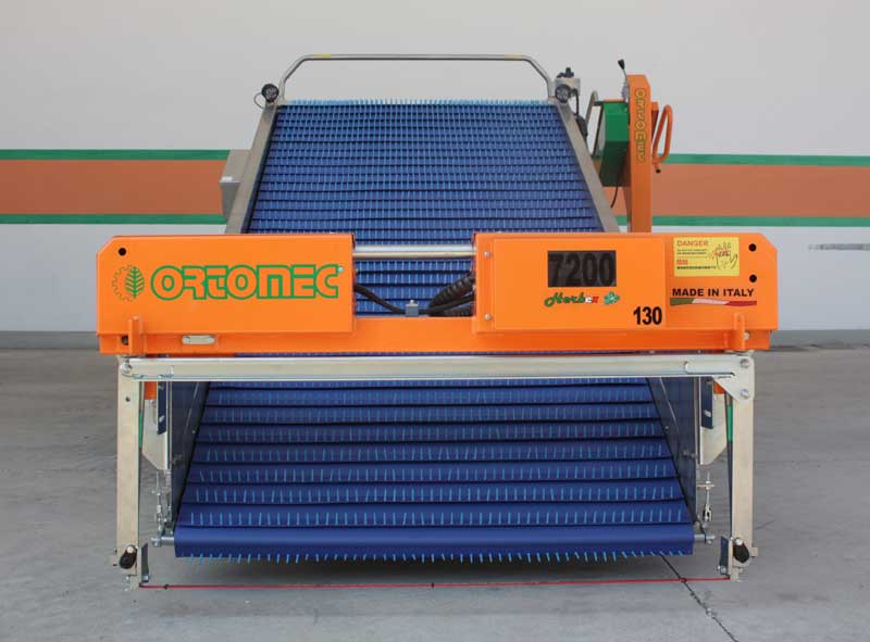 Самохідний гусеничний комбайн для збору салатів Ortomec Lattuga 7200