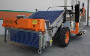 Самохідний комбайн для збору салатів Ortomec Lattuga 8000