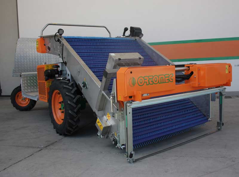 Самохідний комбайн для збору салатів Ortomec Lattuga 8000
