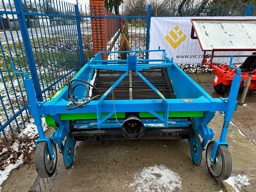 Машина для викопування цибулі KRUKOWIAK модель Z653/1 з квадратним валом